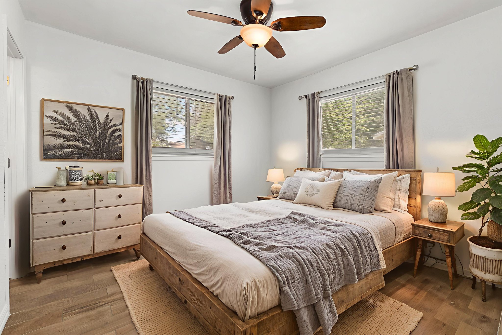 DSC00094 virtually staged.jpeg